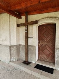 drevený kríž svätych misii z rokov 1994, 1995 a 2007