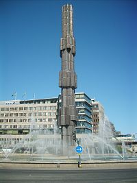 obelisk s fontánou
