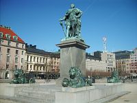bronzová socha kráľa Karla XIII.