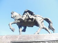 jazdecká socha cára