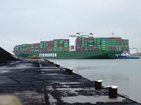 obor - kontejnerová loď