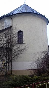 polkruhové presbytérium