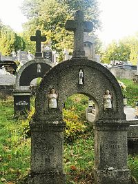 zvláštne pomníky na cintoríne