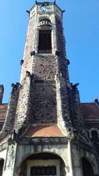 veža s hodinami
