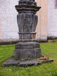 podstavec pod sochou sv. Václava
