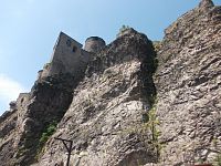 časť hradu na skale
