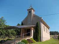 kostol v obci Cimenná