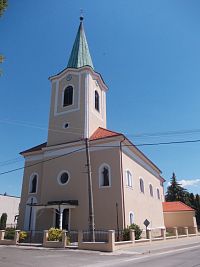 kostol v obci Nadlice