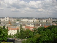 pohľad na Dunaj, Parlament a Baziliku sv.Štefana, ktoré majú obe najvyšiu vežu 96 m vysokú