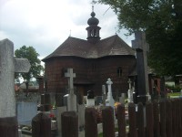 kostol s cintorínom