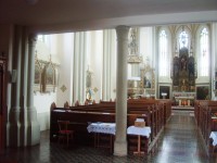 oltár a kazatelnica