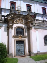 brána do kostola