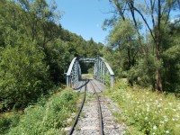 Obloukový železniční most na Selecké. 