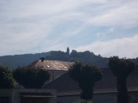 Pohled na hrad z obce. 