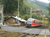Motorová jednotka Desiro jako osobní vlak z Drážďan do Děčína v zastávce Děčín- Přípeř.