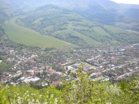Pohled na město Tisovec z Hradové.
