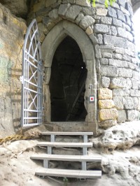 Vstupní brána do vnitřku hradu.