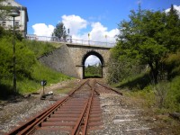 Most, pod kterým končí železniční trať Most- Moldava v Krušných horách.