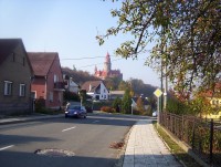 Bouzov-hrad ze silnice od Slavětína.jpg