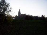 Bouzov-podvečer nad hradem.jpg