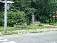 Karolinka-Vsetínská ulice-pomník T.G.M. a památník padlým
