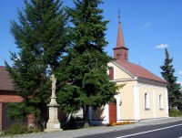 Daskabát-kaple sv.Jana Nepomuckého s křížem-Foto:Ulrych Mir.