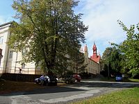 Vrbno pod Pod Pradědem-bývalá dívčí škola a klášter milosrdných sester-gymnázium