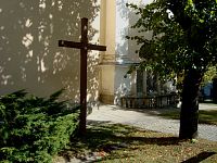 Vrbno pod Pradědem-farní kostel sv.Michala-misijní dřevěný kříž