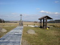 Guntramovice-Cesta česko-německého porozumnění-pamětní deska na Seidlerově kříži