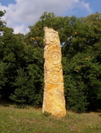 Ludéřov-Keltská svatyně-Obelisk-Foto:Ulrych Mir.