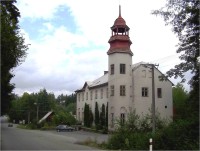 Ondrášov-zámeček při příjezdu od Šternberka-Foto:Ulrych Mir.