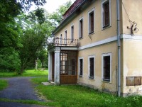 Vrbno pod Pradědem-zámek-hlavní průčelí s portálem a balkónem-Foto:Ulrych Mir.