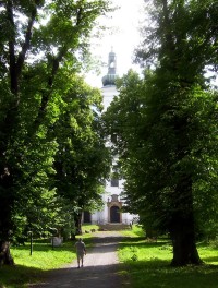 Uhlířský vrch-kostel Panny Marie Pomocné z let 1755-1765 na konci lipové aleje-Foto:Ulrych Mir.