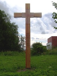 Uhlířský vrch-Misijní kříž na vstupu do lipové aleje-Foto:Ulrych Mir.