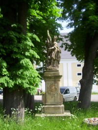 Velké Losiny-socha před zámeckou sýpkou-Foto:Ulrych Mir.