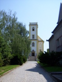 Dubicko-farní kostel Povýšení sv.Kříže z Družstevní ulice-Foto:Ulrych Mir.