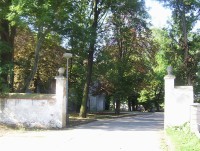 Hrubčice-zámek-brána do zámeckého parku se vstupem do zámku-Foto:Ulrych Mir.