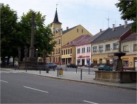Lomnice nad Popelkou-Husovo náměstí-Foto:Ulrych Mir.