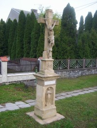 Dolánky-kříž z r.1917 u silnice na Šternberk-Foto:Ulrych Mir.