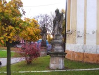 Dolany-barokní sochy sv.Antonína a sv.Libora od sochaře Zahlera za kostelem-Foto:Ulrych Mir.