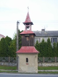 Dolánky-zvonice z r.1887 u silnice na Šternberk-Foto:Ulrych Mir.