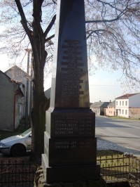 Droždín-pomník obětem světových válek z r.1925-detail-Foto:Ulrych Mir.