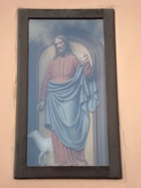 Droždín-nika s Ježišem a beránkem na domě v dolní části Gagarinovy ulice-Foto:Ulrych Mir.