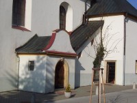 Velká Bystřice-farní kostel Stětí Jana Křtitele-vstup do zákristie-Foto:Ulrych Mir.