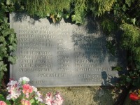 Velká Bystřice-hřbitov-pamětní deska obětem občanů Velké Bystřice za II.světové války-Foto:Ulrych Mir.