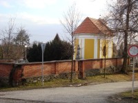 Svatý Kopeček-hřbitovní kaple sv.Barbory z cesty od ZOO-Foto:Ulrych Mir.