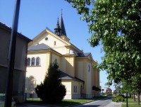 Holice-náves Svobody s farním kostelem sv.Urbana-Foto:Ulrych Mir.
