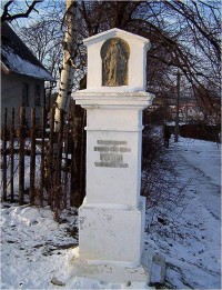 Hlubočky-Posluchov-boží muka z r.1921 na začátku obce u polní cesty z Mariánského Údolí-Foto:Ulrych Mir.