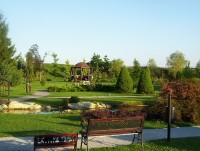 Bystrovany-Přírodní ráj Horizont-arboretum s jezírkem  a altánkem-Foto:Ulrych Mir.