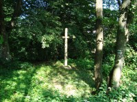 Lošov-Zdíměř-dřevěný kříž z r.2000 na památku revírníka Johna-Foto:Ulrych Mir.